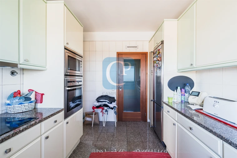 Apartamento T4 para Venda em Ramalde Foto 16