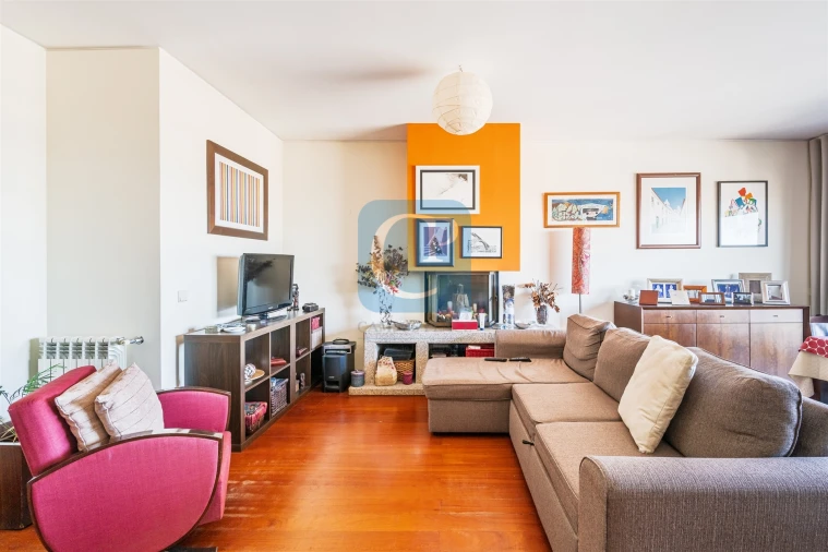 Apartamento T4 para Venda em Ramalde Foto 7