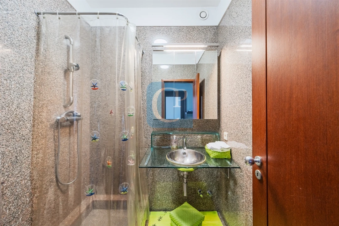 Apartamento T4 para Venda em Ramalde Foto 23