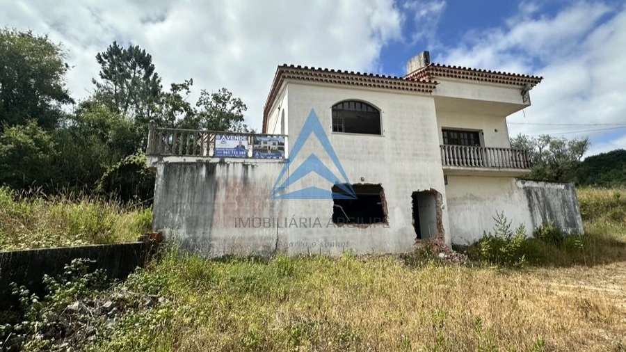 Moradia T5 para Venda em Santiago e São Simão de Litém e Albergaria dos Doze