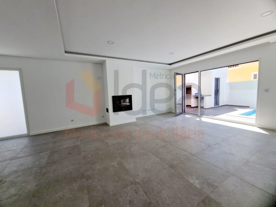 Moradia T3 para Venda em Fernao Ferro Foto 12