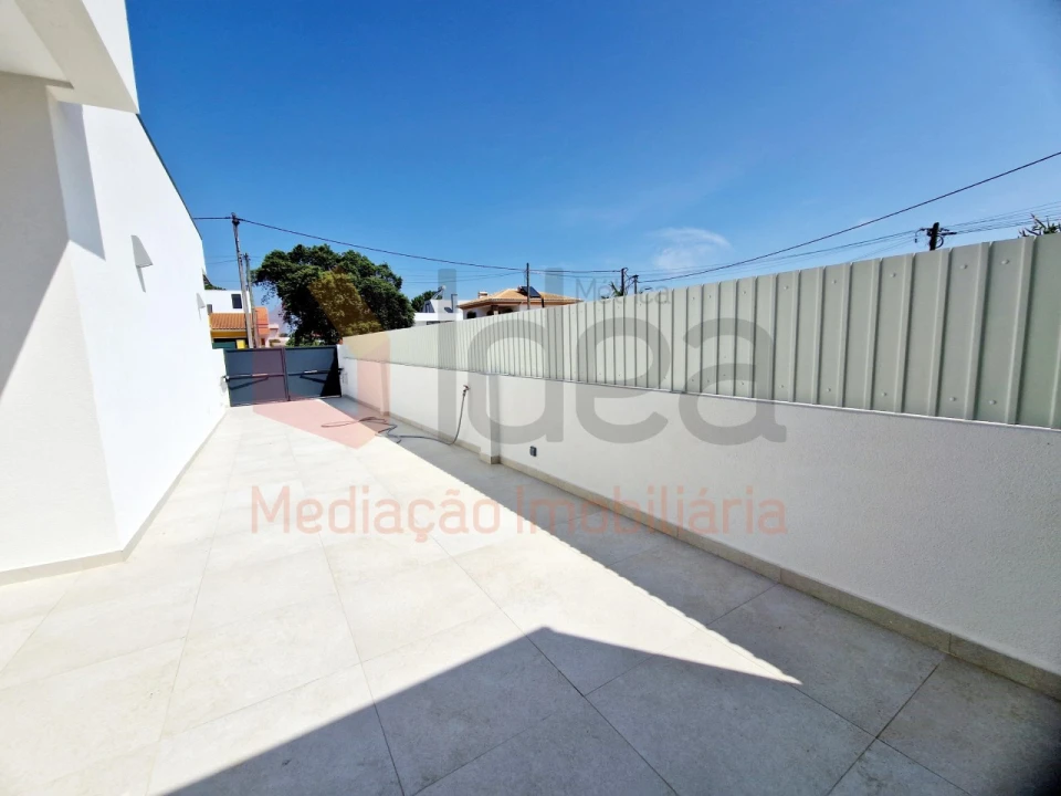 Moradia T3 para Venda em Fernao Ferro Foto 25