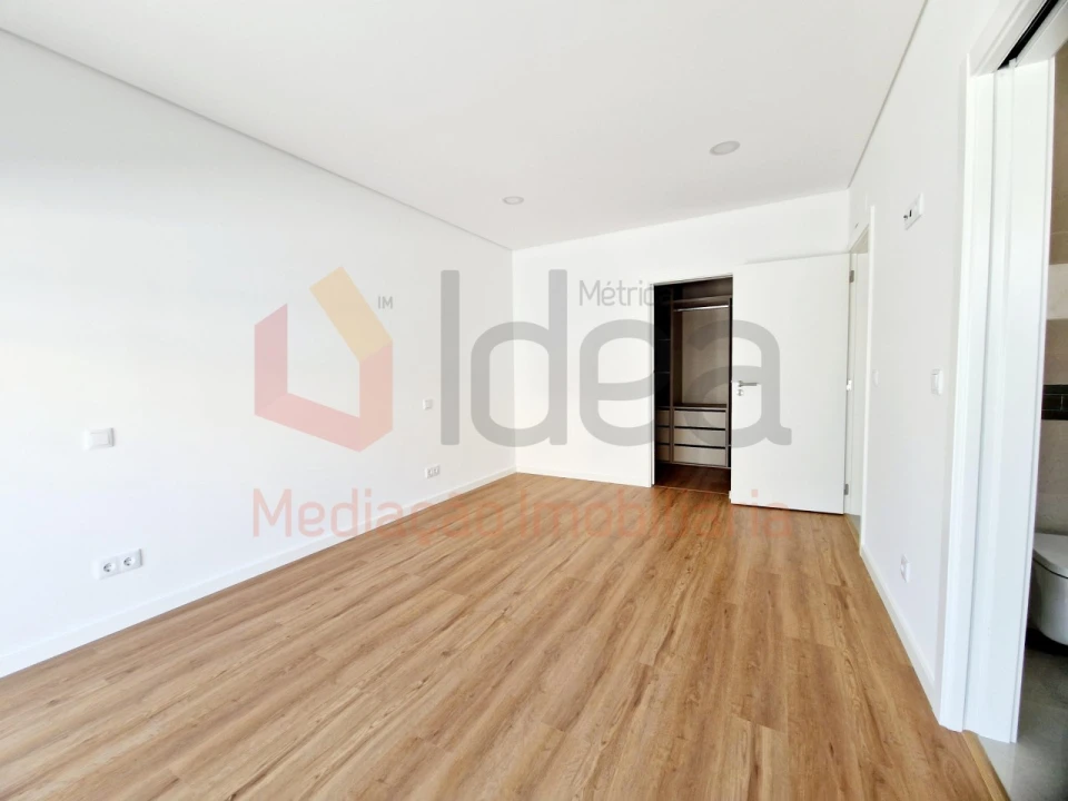 Moradia T3 para Venda em Fernao Ferro Foto 16