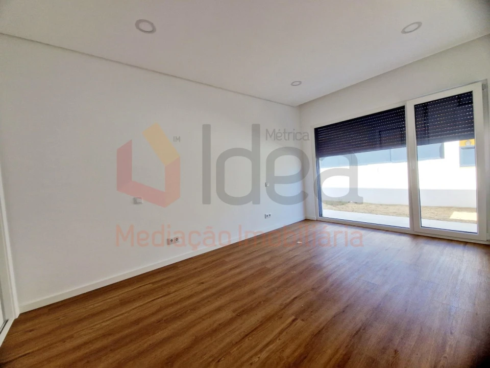 Moradia T3 para Venda em Fernao Ferro Foto 20