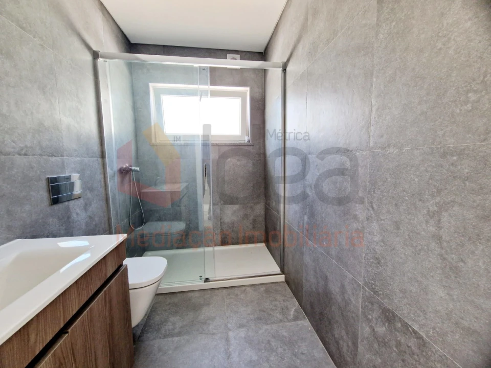 Moradia T3 para Venda em Fernao Ferro Foto 21