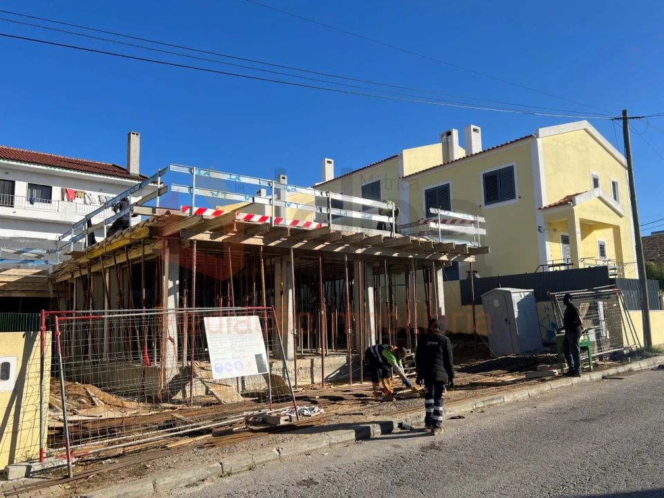 Moradia T3 para Venda em Fernao Ferro Foto 2