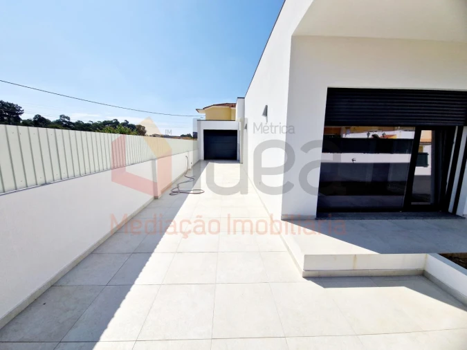 Moradia T3 para Venda em Fernao Ferro Foto 24