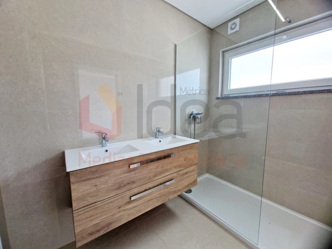 Moradia T3 para Venda em Fernao Ferro Foto 17