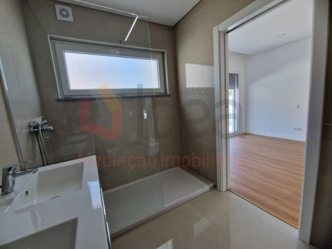 Moradia T3 para Venda em Fernao Ferro Foto 18