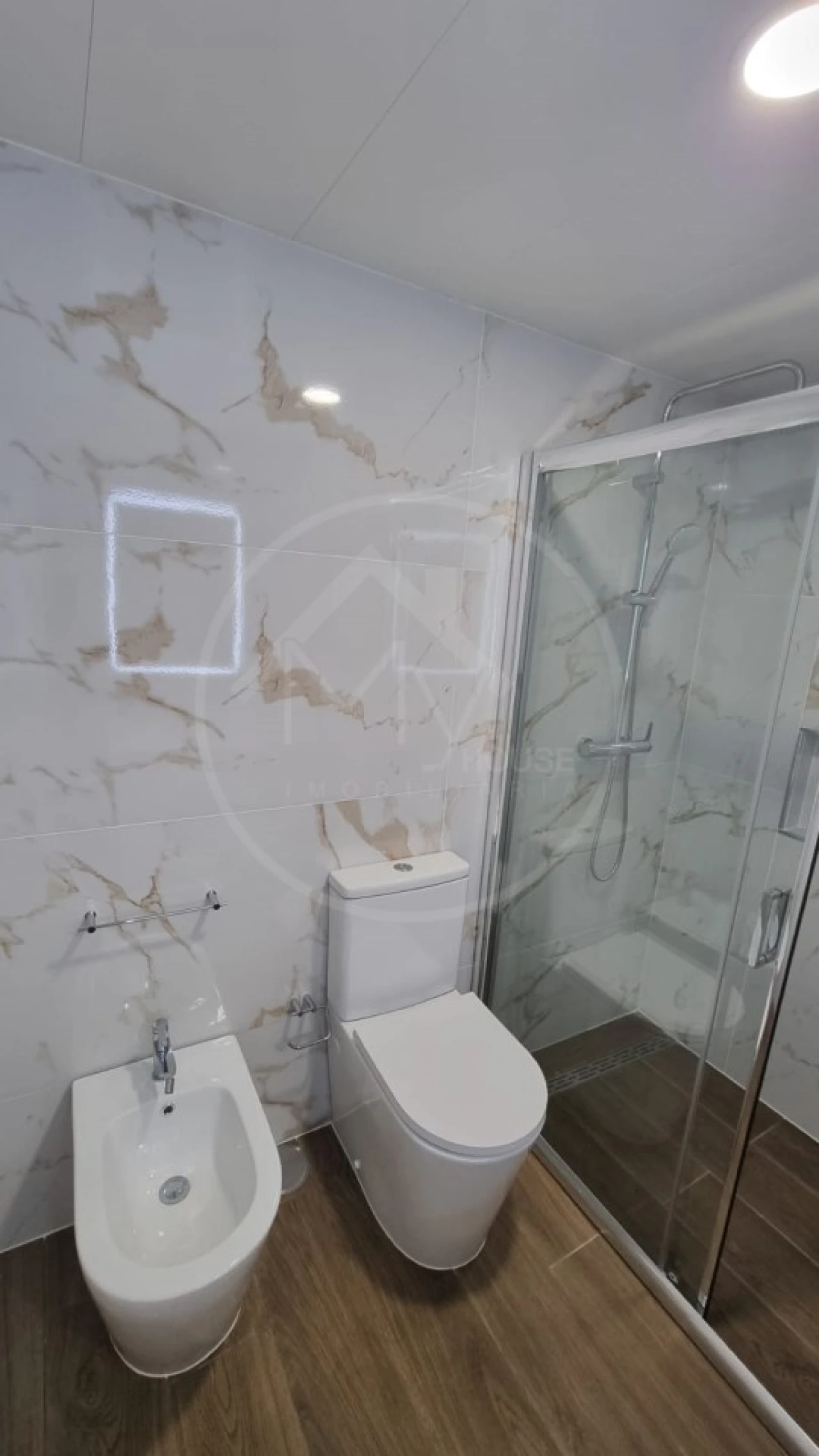 Moradia T2 para Venda em Creixomil Foto 5