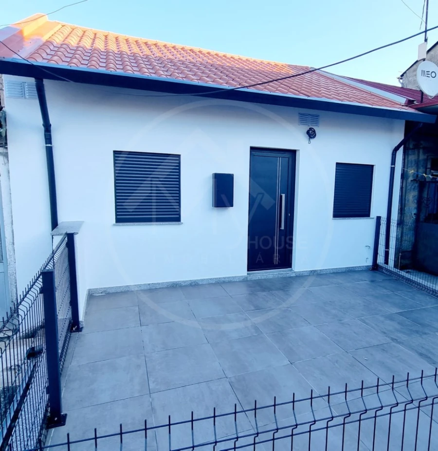 Moradia T2 para Venda em Creixomil