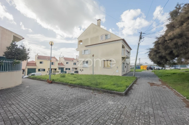 Moradia T6 para Venda em Rio de Mouro Foto 55