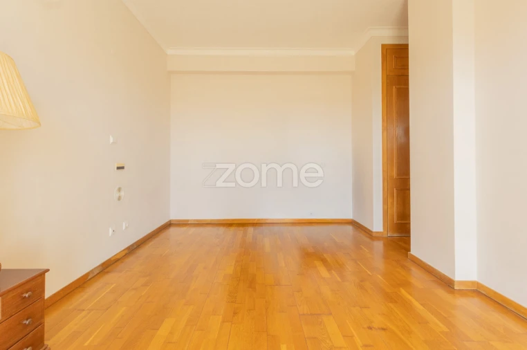 Moradia T6 para Venda em Rio de Mouro Foto 4