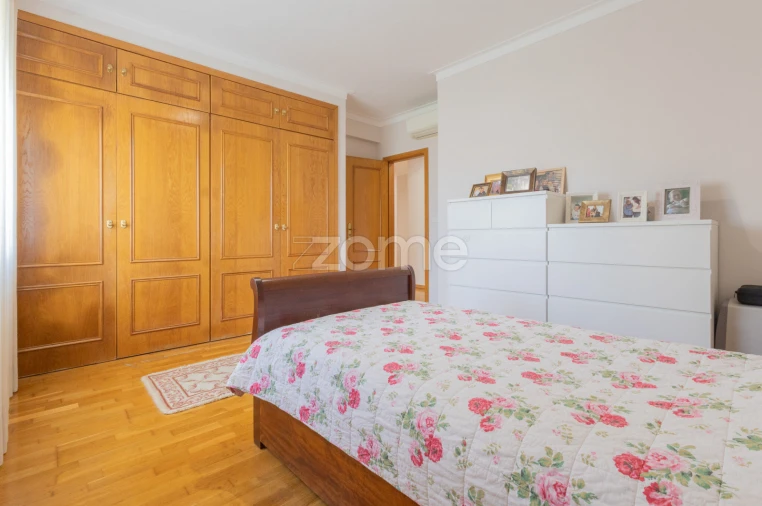 Moradia T6 para Venda em Rio de Mouro Foto 19