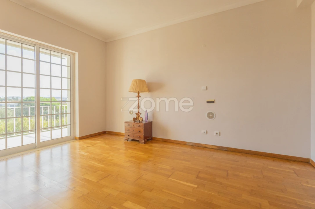 Moradia T6 para Venda em Rio de Mouro Foto 3