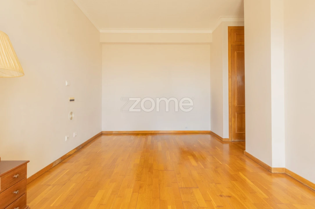 Moradia T6 para Venda em Rio de Mouro Foto 4