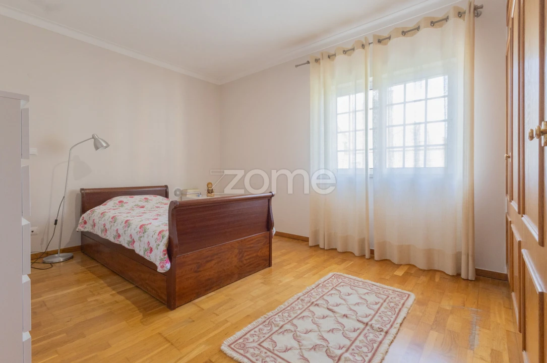 Moradia T6 para Venda em Rio de Mouro Foto 16