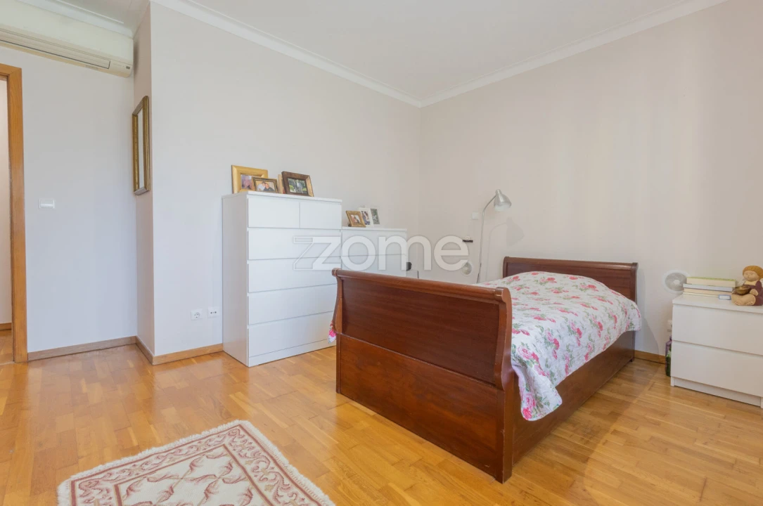 Moradia T6 para Venda em Rio de Mouro Foto 18