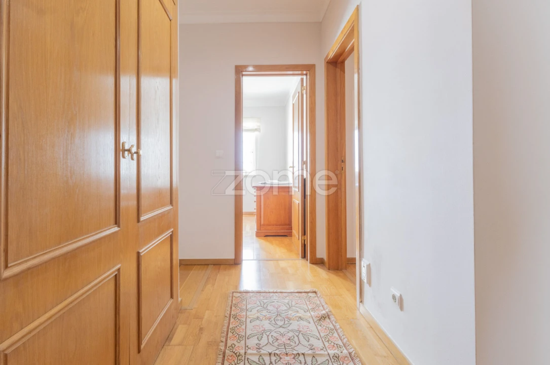 Moradia T6 para Venda em Rio de Mouro Foto 26