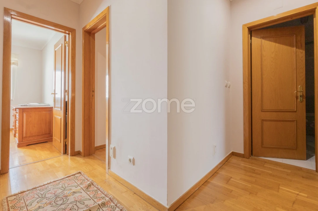 Moradia T6 para Venda em Rio de Mouro Foto 28