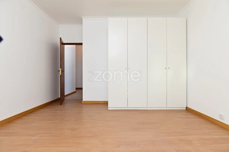 Apartamento T3 para Arrendamento em Oeiras e São Julião da Barra, Paço de Arcos e Caxias Foto 9