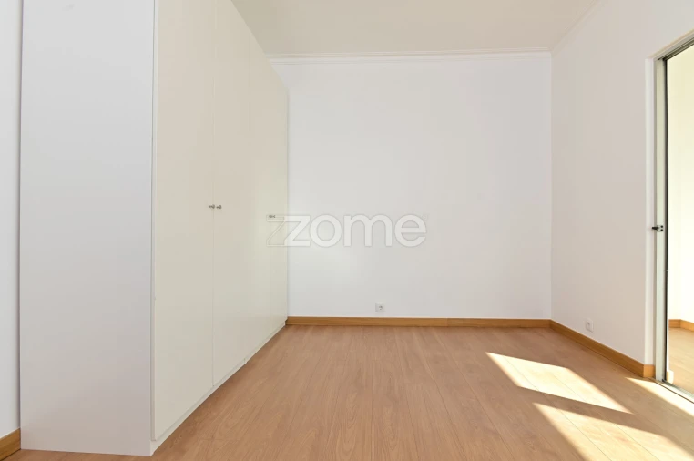 Apartamento T3 para Arrendamento em Oeiras e São Julião da Barra, Paço de Arcos e Caxias Foto 10