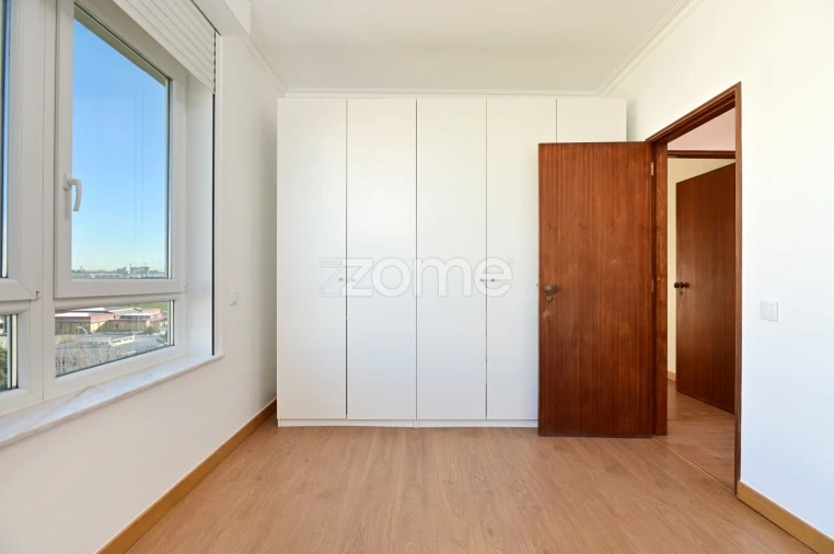 Apartamento T3 para Arrendamento em Oeiras e São Julião da Barra, Paço de Arcos e Caxias Foto 12