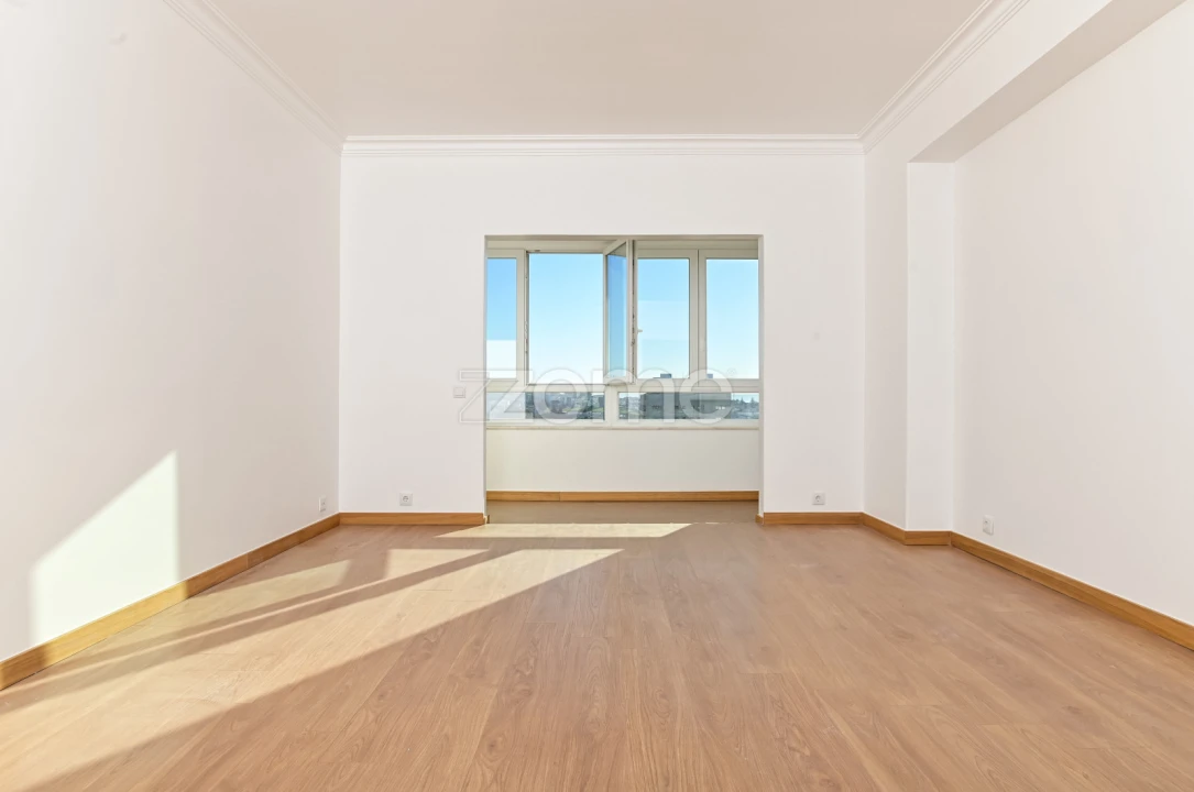 Apartamento T3 para Arrendamento em Oeiras e São Julião da Barra, Paço de Arcos e Caxias Foto 5