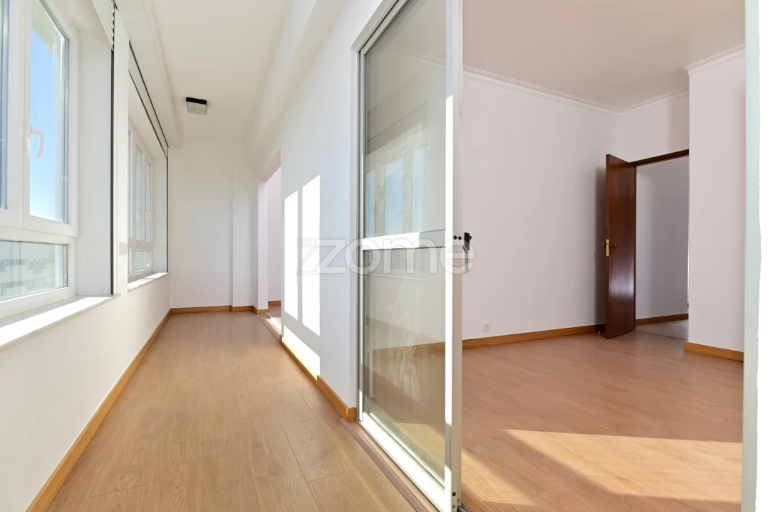 Apartamento T3 para Arrendamento em Oeiras e São Julião da Barra, Paço de Arcos e Caxias Foto 8