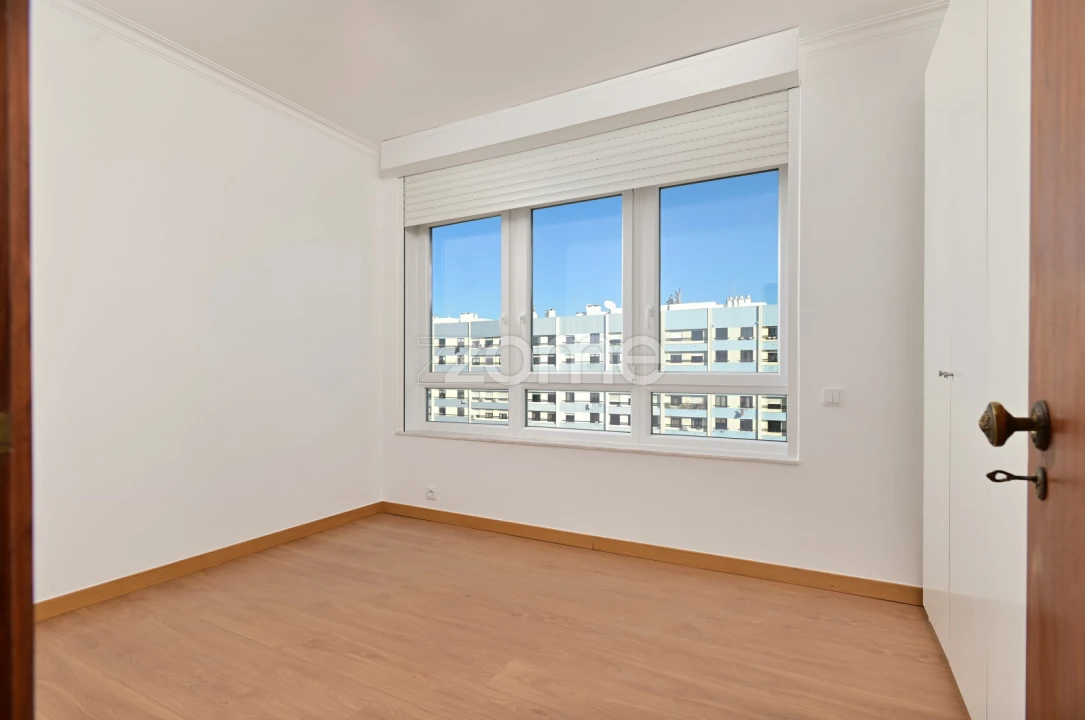 Apartamento T3 para Arrendamento em Oeiras e São Julião da Barra, Paço de Arcos e Caxias Foto 11