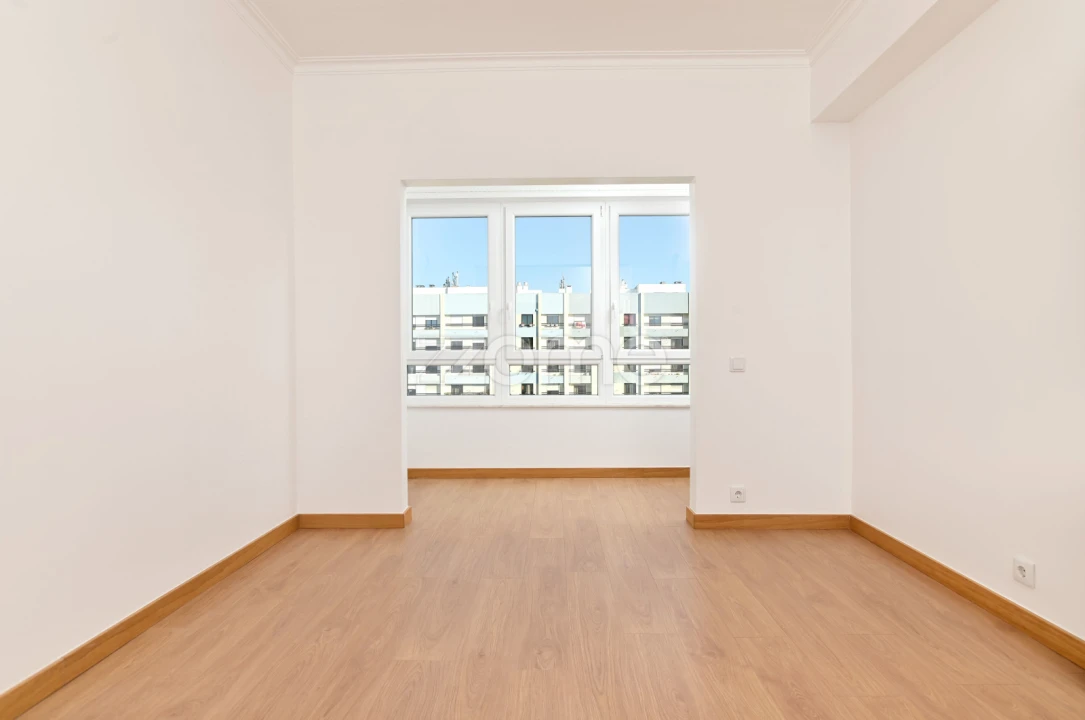 Apartamento T3 para Arrendamento em Oeiras e São Julião da Barra, Paço de Arcos e Caxias Foto 14