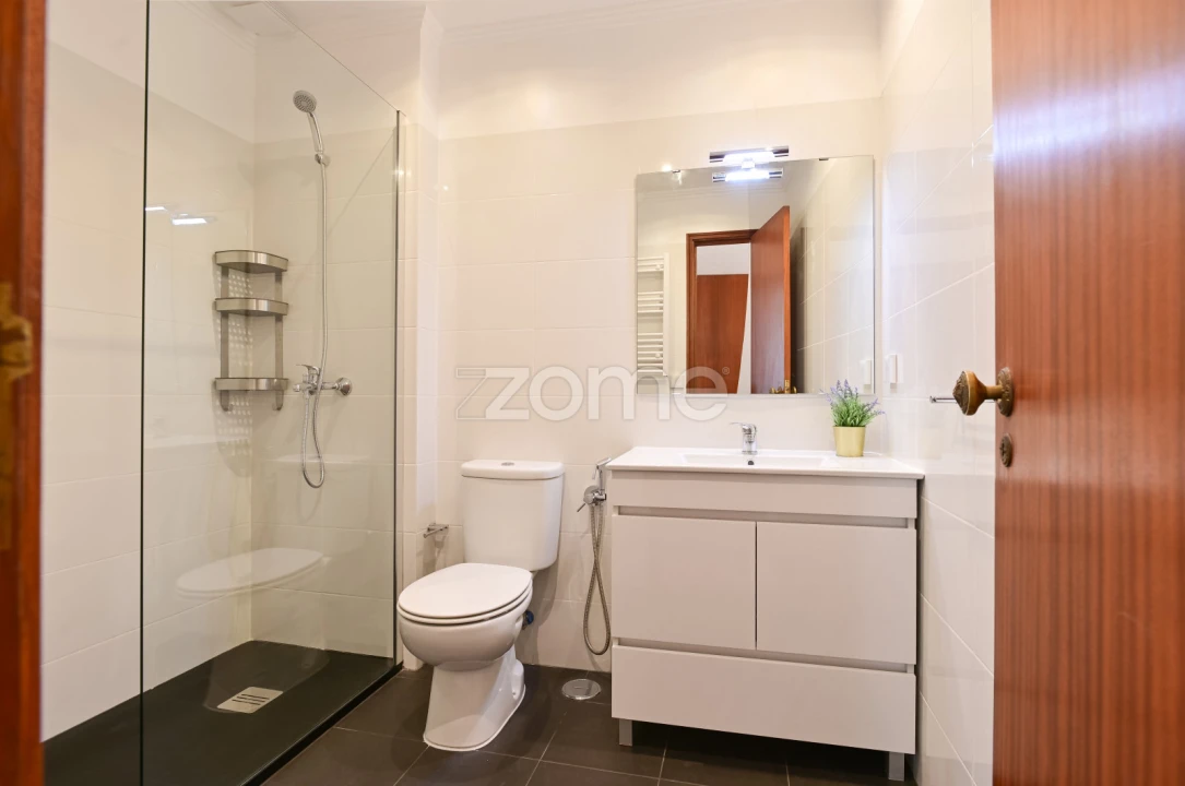 Apartamento T3 para Arrendamento em Oeiras e São Julião da Barra, Paço de Arcos e Caxias Foto 16