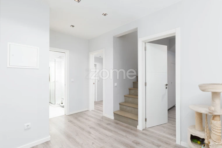 Apartamento T3 para Venda em Queluz e Belas Foto 4