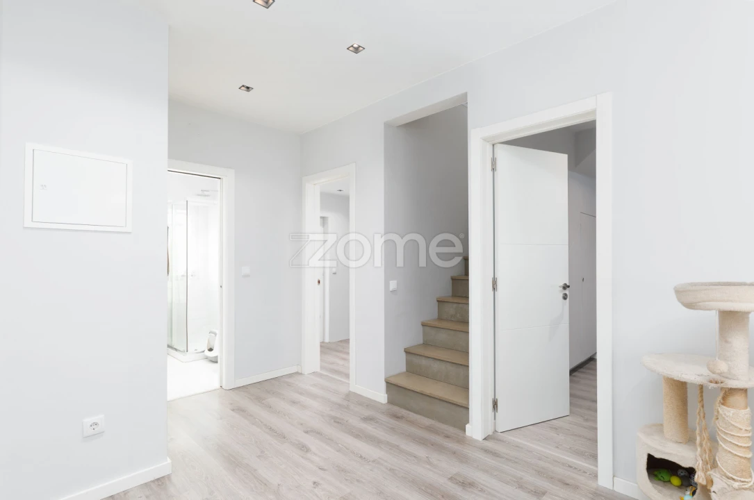 Apartamento T3 para Venda em Queluz e Belas Foto 4