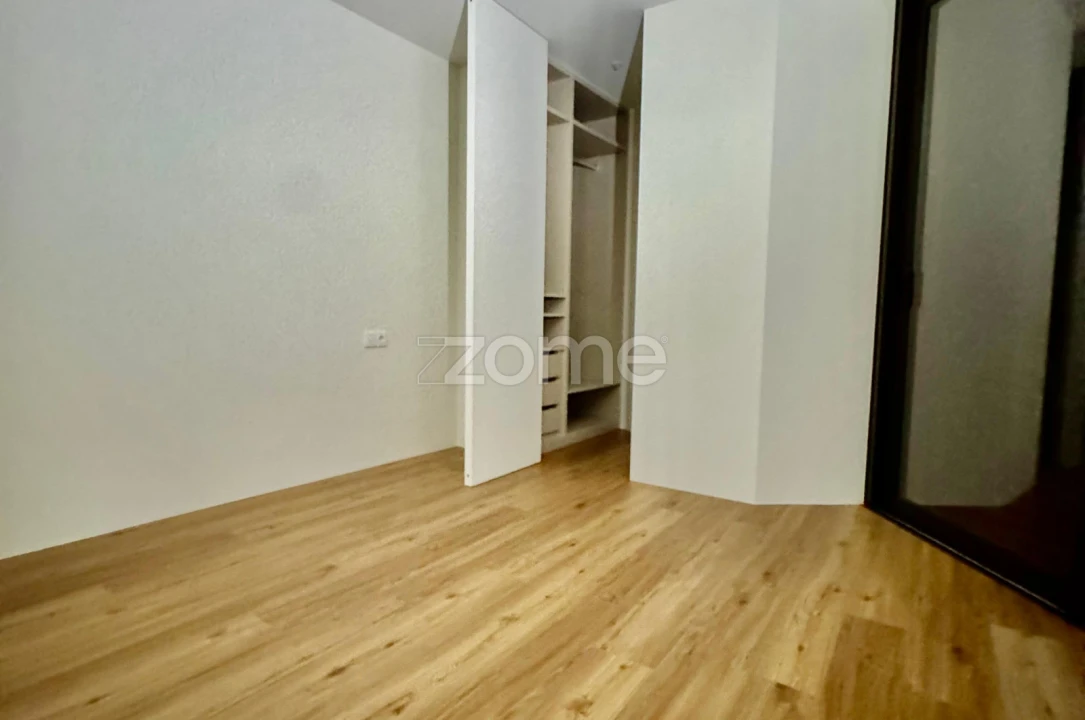 Apartamento T1 para Arrendamento em Santa Marinha e São Pedro da Afurada Foto 15