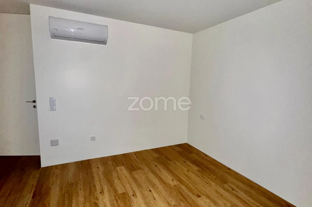 Apartamento T1 para Arrendamento em Santa Marinha e São Pedro da Afurada Foto 13