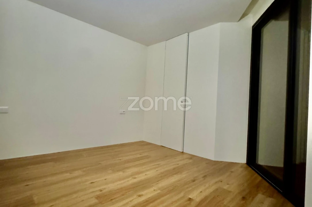 Apartamento T1 para Arrendamento em Santa Marinha e São Pedro da Afurada Foto 14