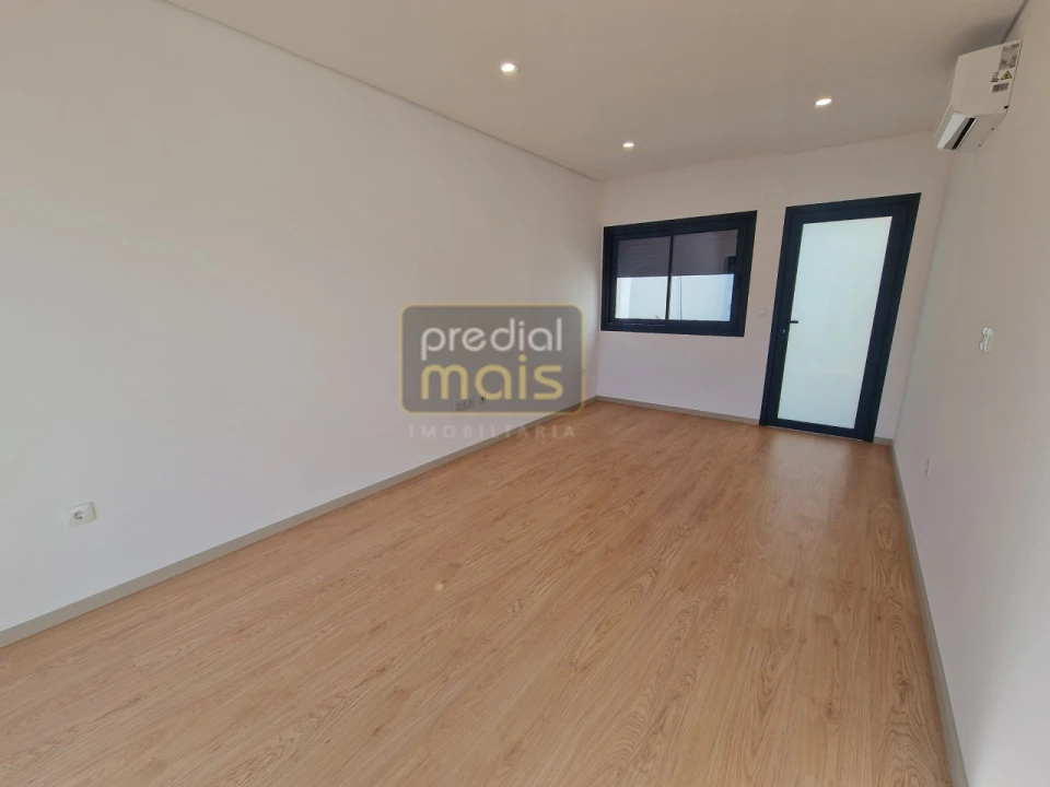 Moradia T3 para Venda em Antas e Abade de Vermoim Foto 13