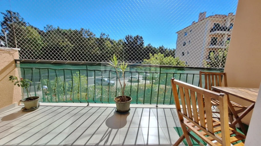 Apartamento T2 para Venda em Carcavelos e Parede Foto 1