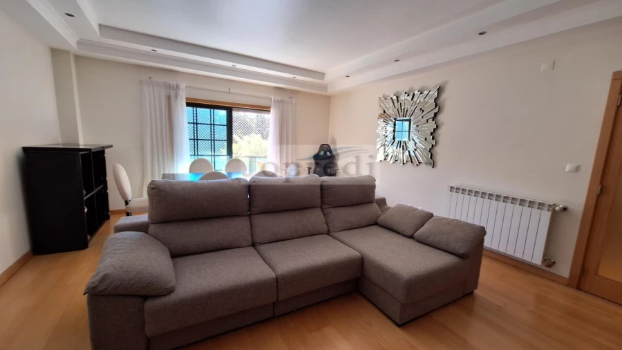 Apartamento T2 para Venda em Carcavelos e Parede Foto 5