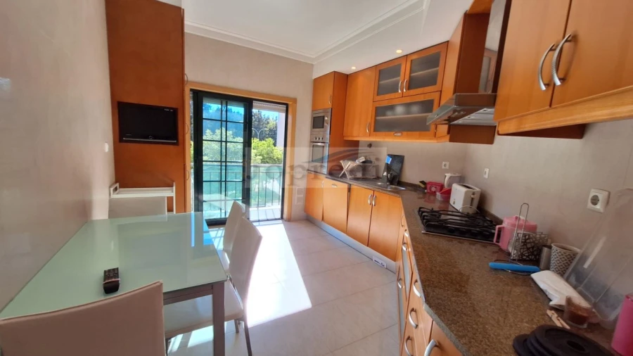 Apartamento T2 para Venda em Carcavelos e Parede Foto 8