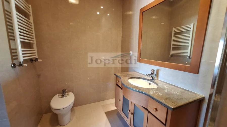 Apartamento T2 para Venda em Carcavelos e Parede Foto 12