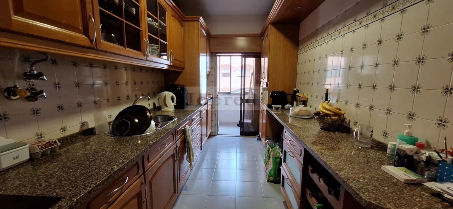 Apartamento T2 para Venda em São Domingos de Rana Foto 9