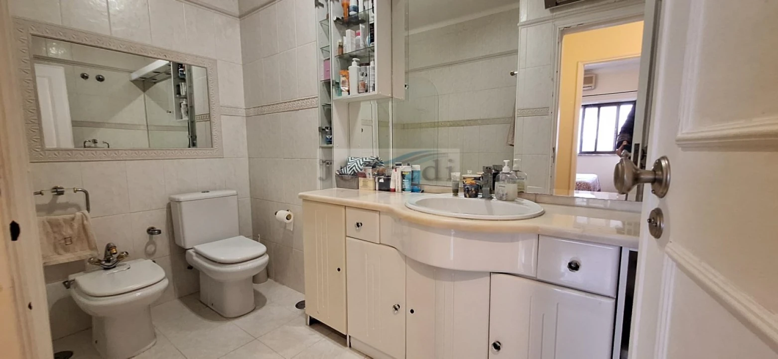Apartamento T2 para Venda em São Domingos de Rana Foto 14