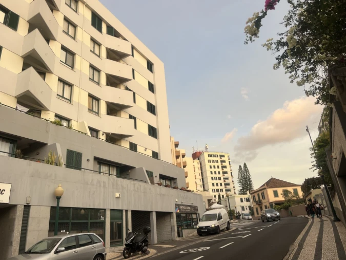 Negócio para Venda em Funchal (Santa Luzia) Foto 1