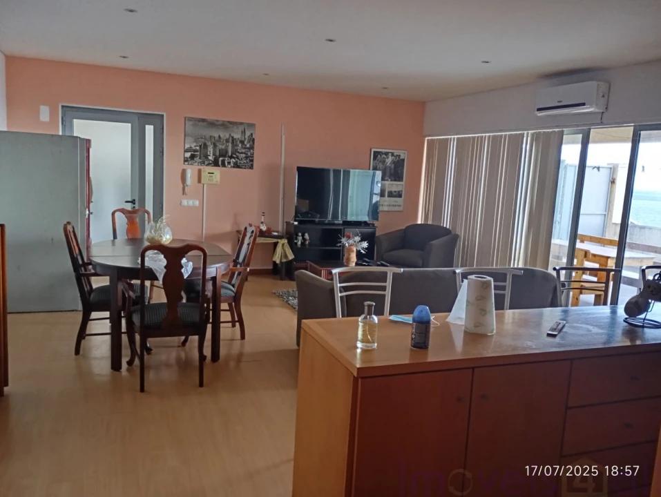 Apartamento T2 para Venda em Feteira Foto 3
