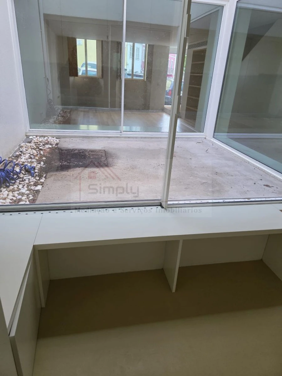 Loja para Arrendamento em Belém Foto 7