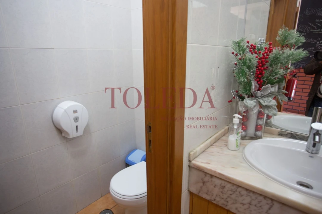 Loja para Venda em Castanheira do Ribatejo e Cachoeiras Foto 13