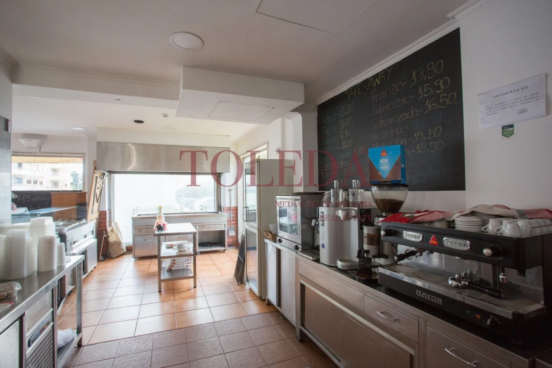 Loja para Venda em Castanheira do Ribatejo e Cachoeiras Foto 7