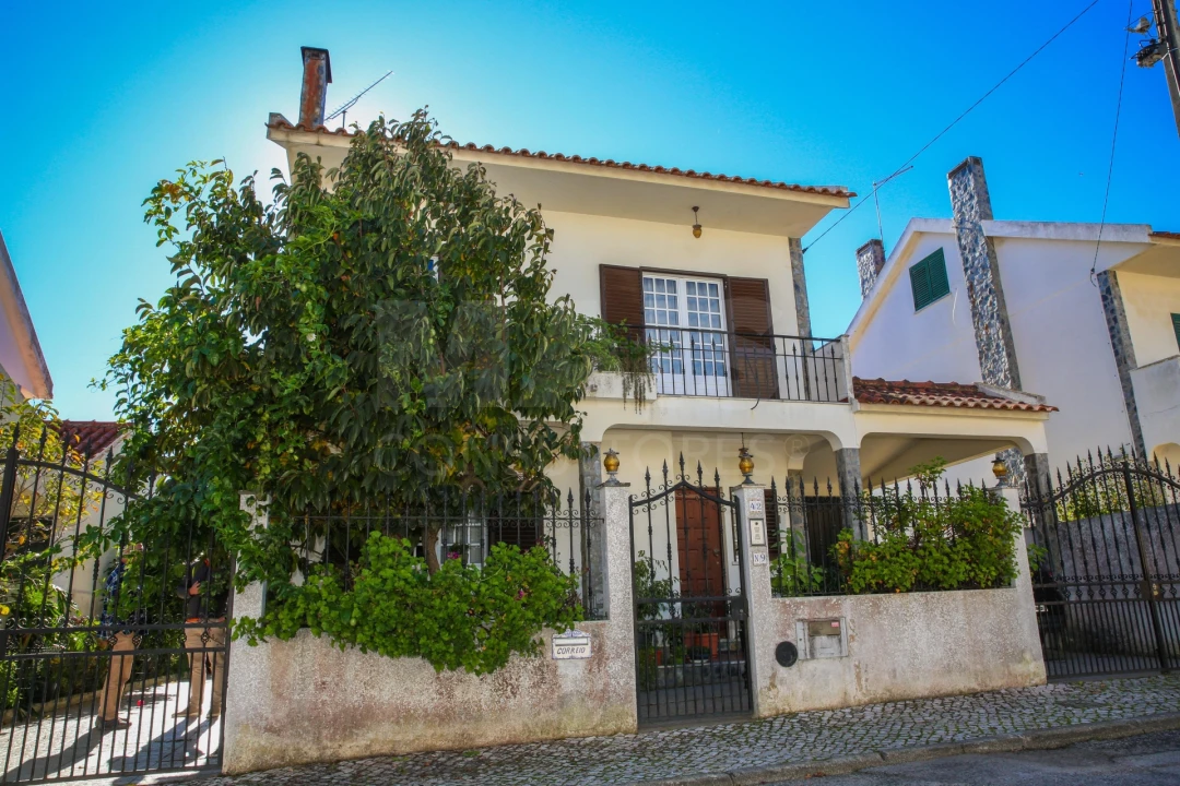 Moradia T3 para Venda em Carregado e Cadafais Foto 1